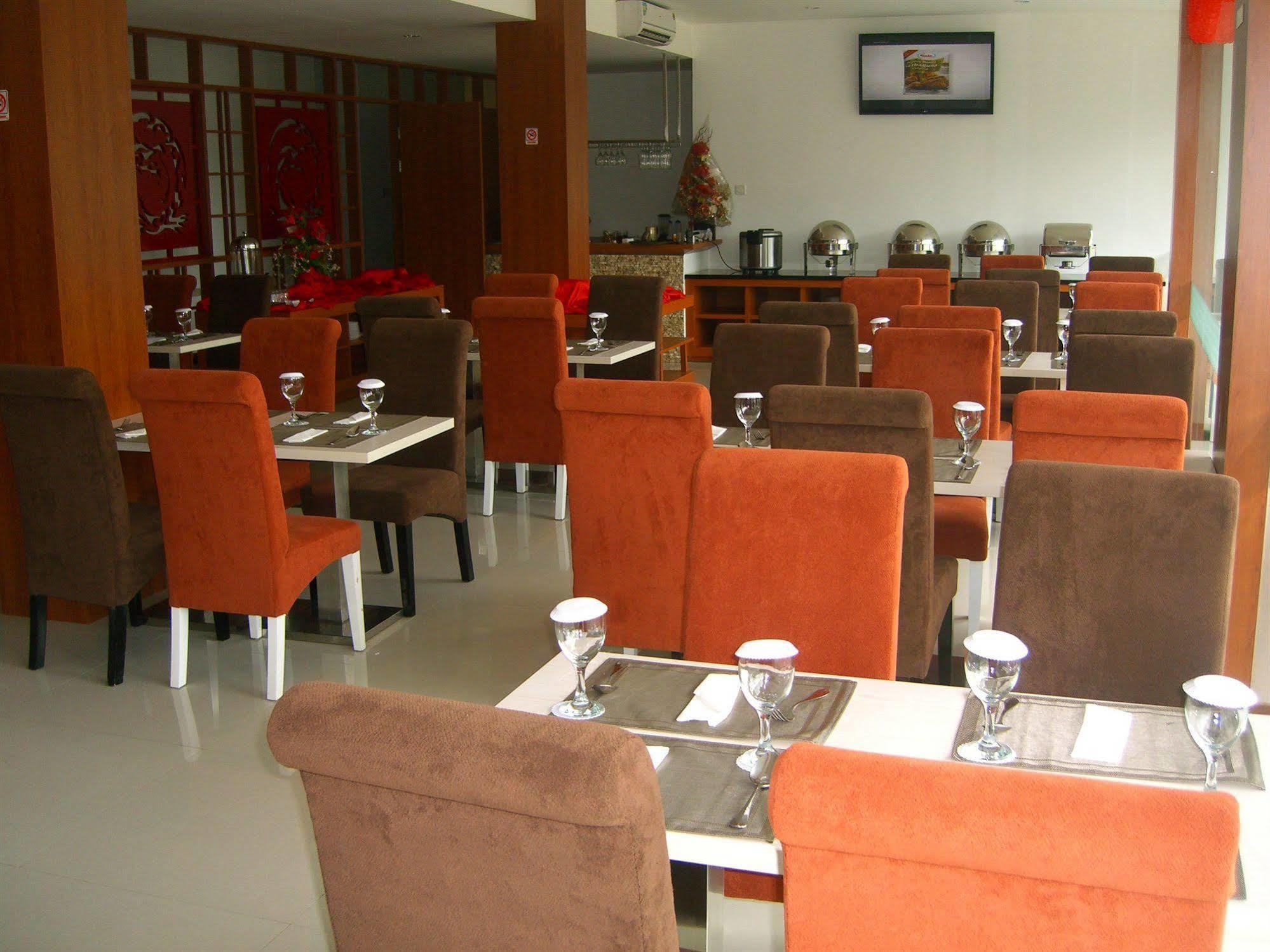 Dragon Inn Kendari Kültér fotó
